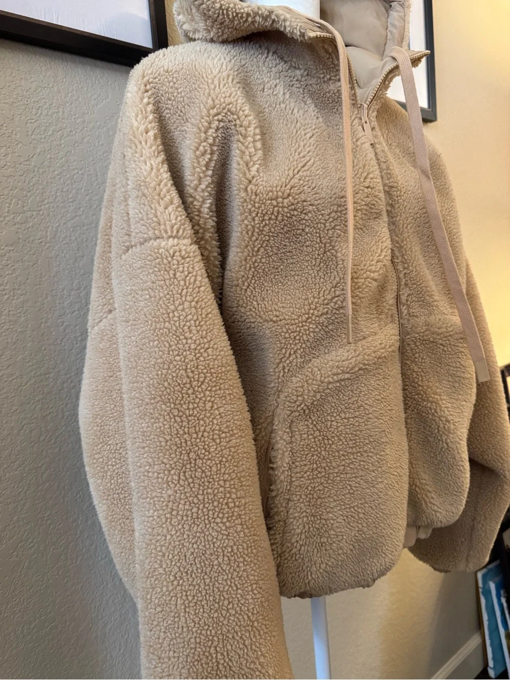 ALO Yoga Oversized Sherpa Teddy Fleece Hooded Jacket Tan Beige M/L VGUC